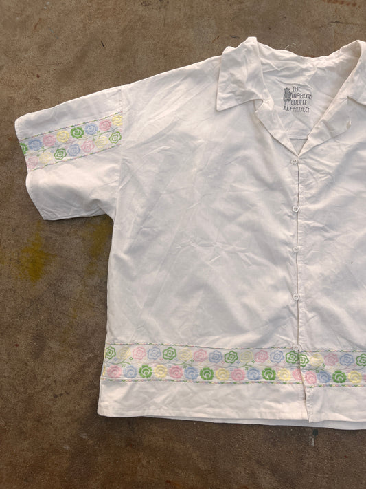 Harry Shirt: White garden. SIZE UK18-UK20