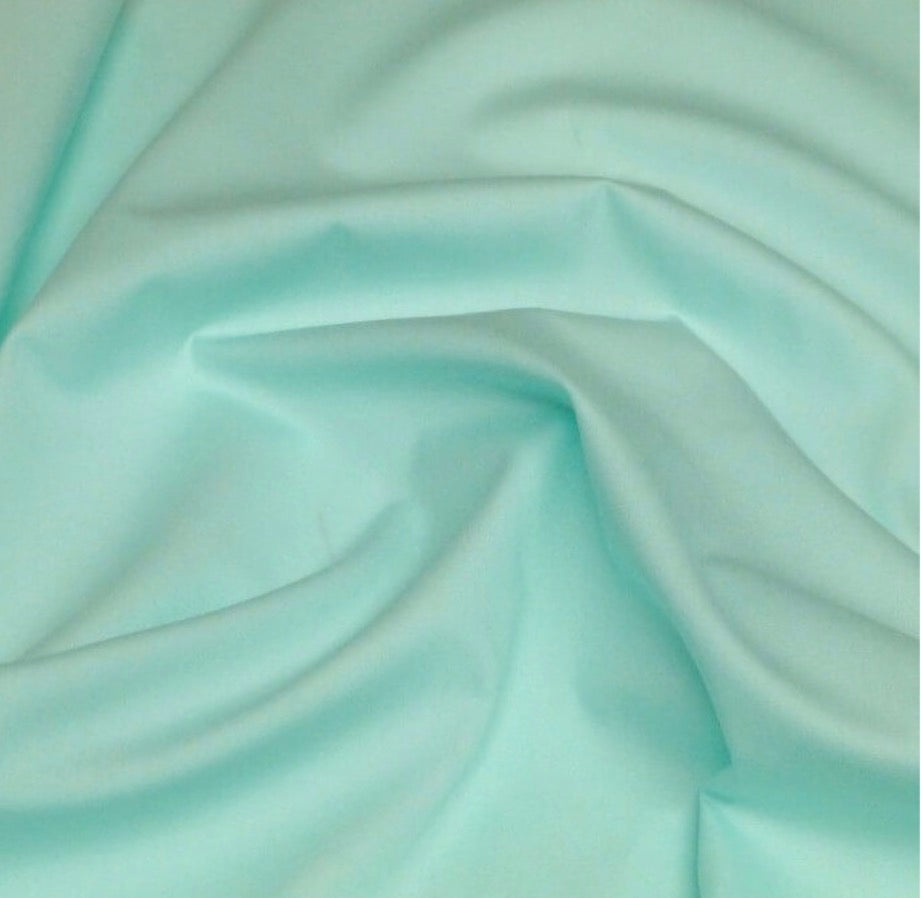 MARTA BLOUSE: Plain cotton poplin.