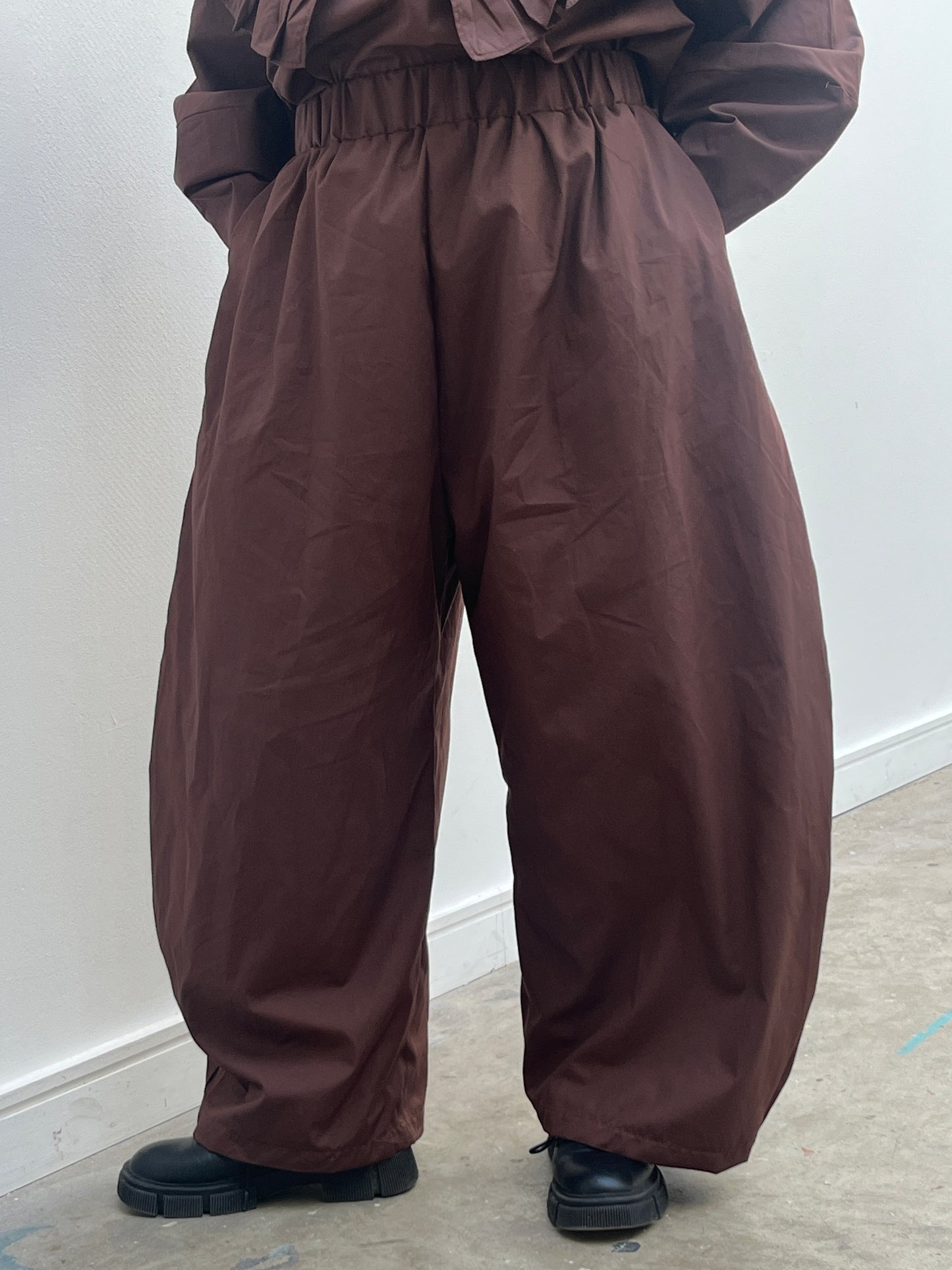 Roser trousers: plain cotton poplin