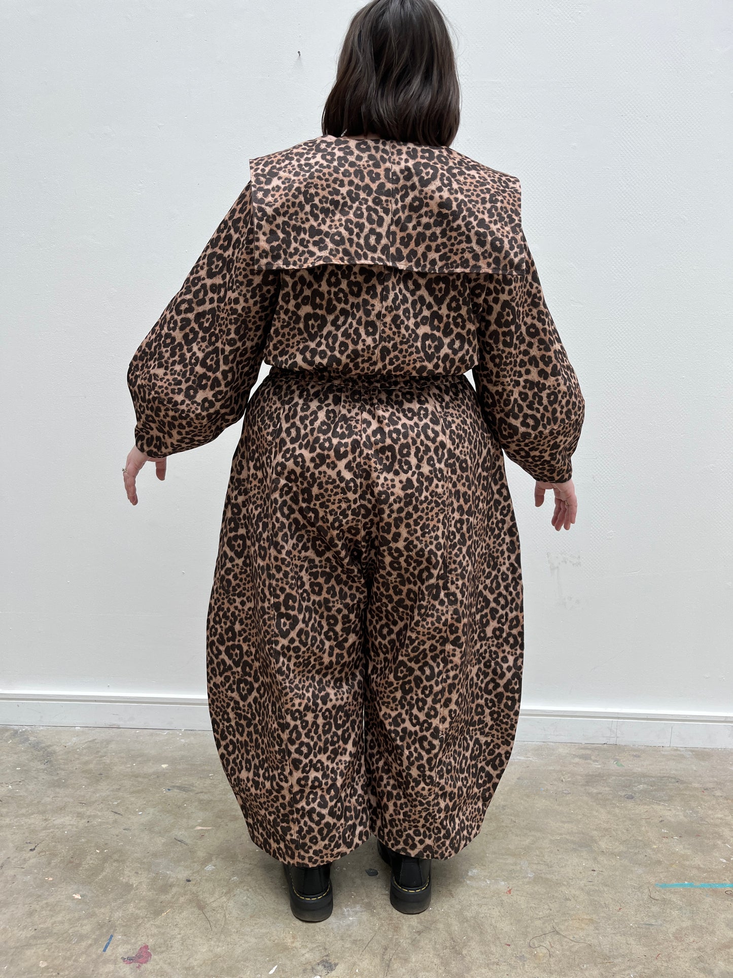 ROSER TROUSERS: Leopard print denim