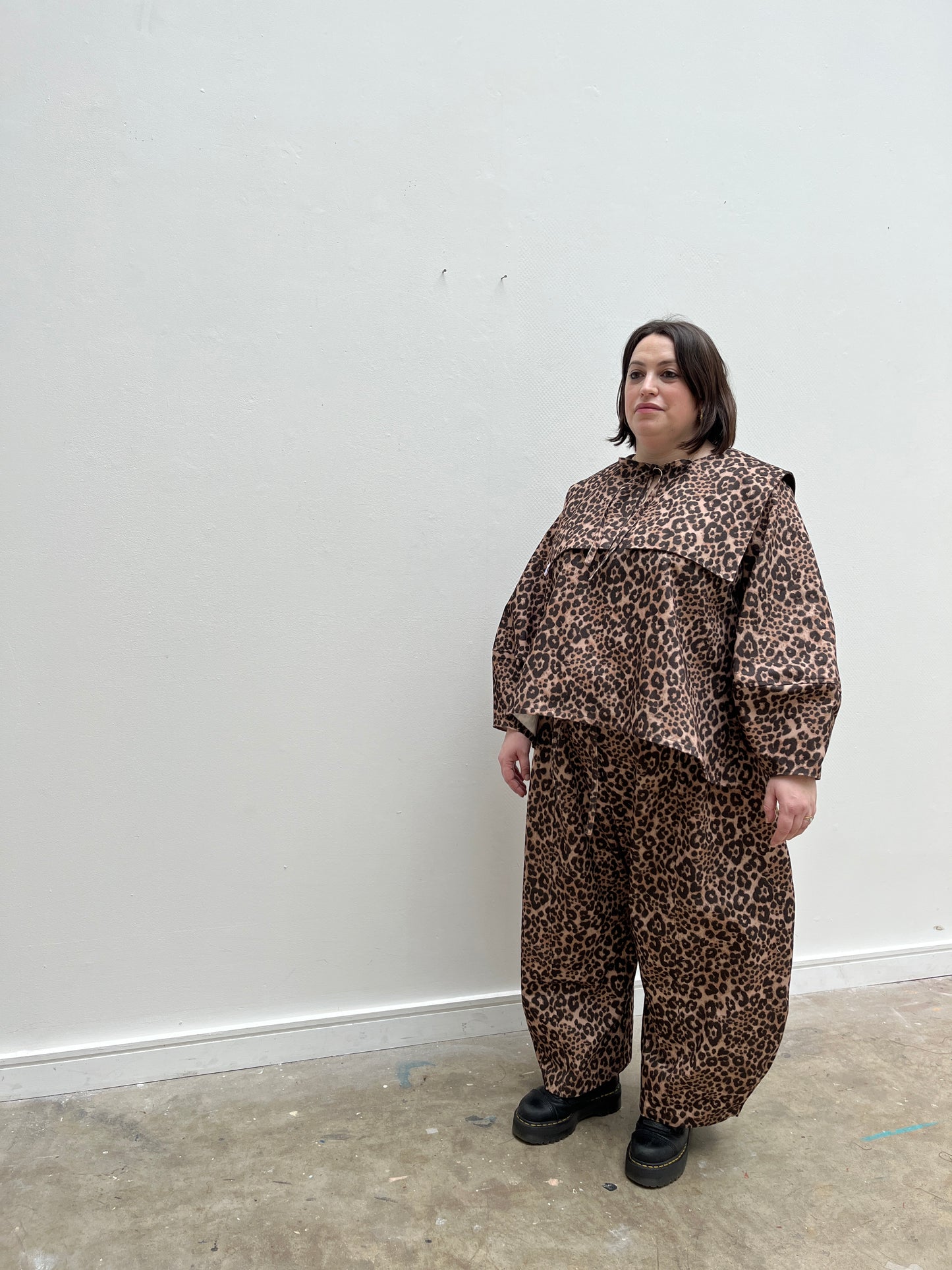 DALI BLOUSE: Leopard print denim