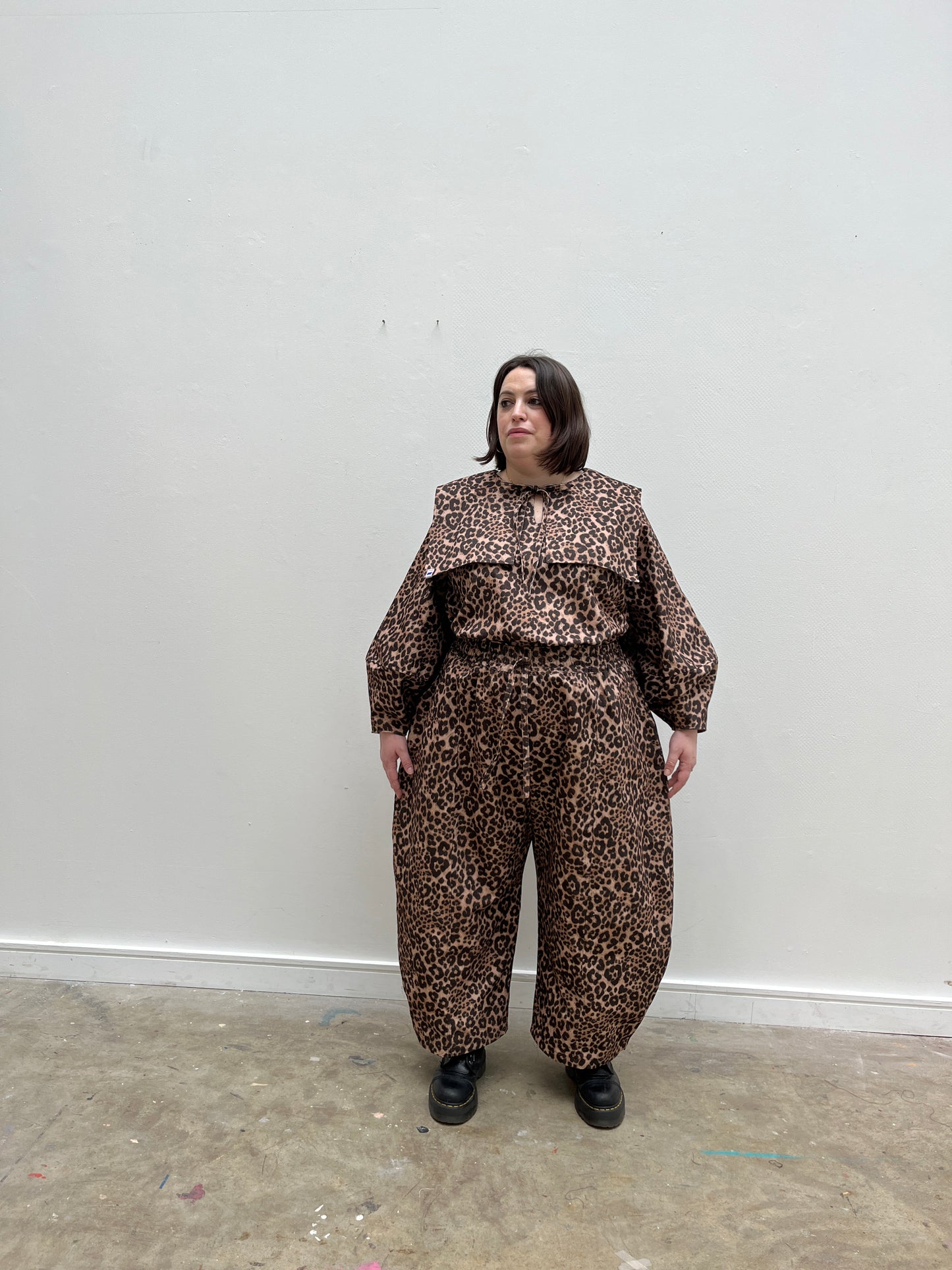 DALI BLOUSE: Leopard print denim