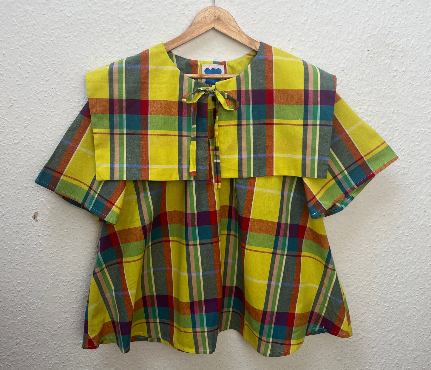 Dali blouse: 100% cotton Madras.