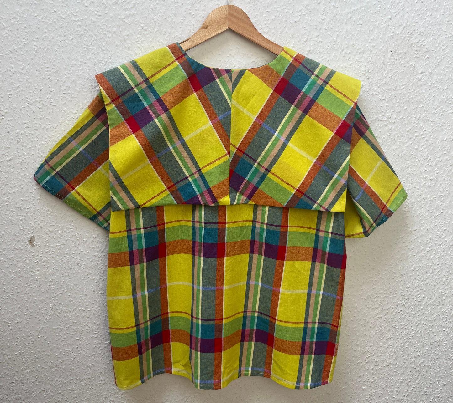 Dali blouse: 100% cotton Madras.